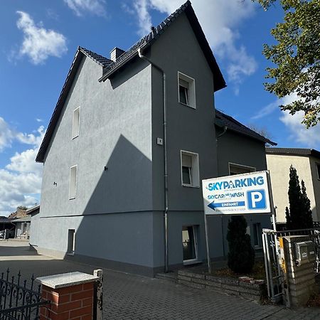 Skypension Schönefeld Екстериор снимка