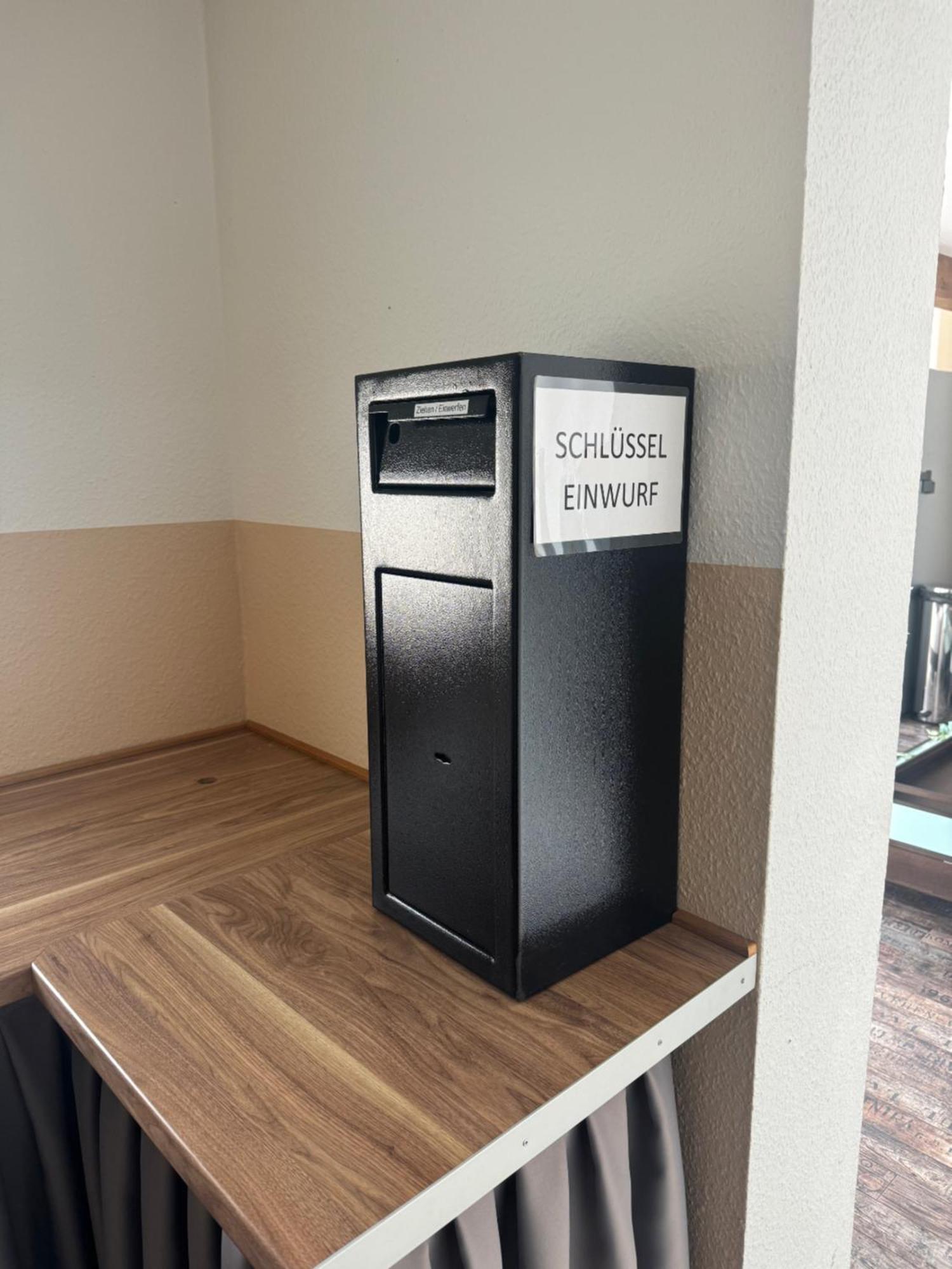 Skypension Schönefeld Екстериор снимка